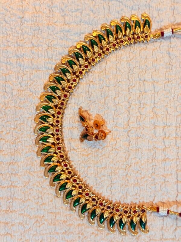Palakka necklace with earrings