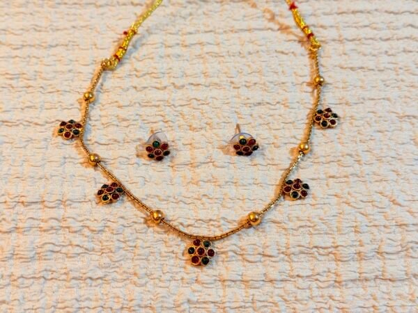 Simple multi colored floral chain