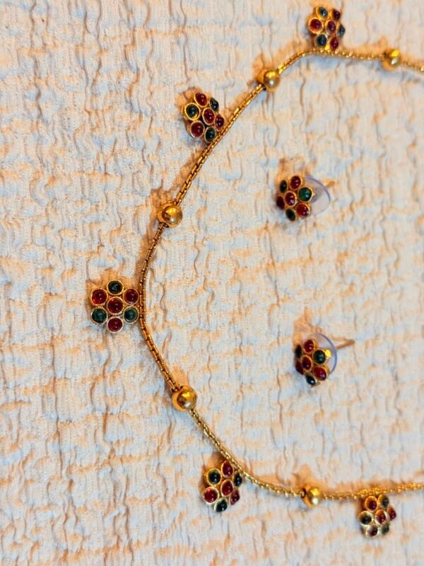 Simple multi colored floral chain