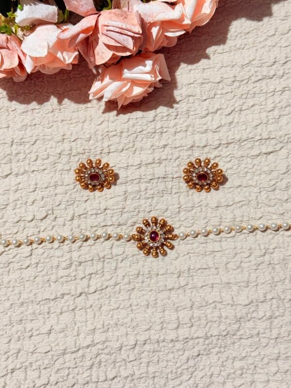 Round pearl choker set