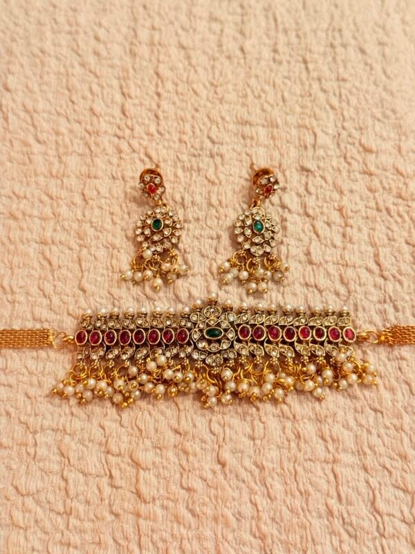 Kemp stone and Pearl choker set ✨