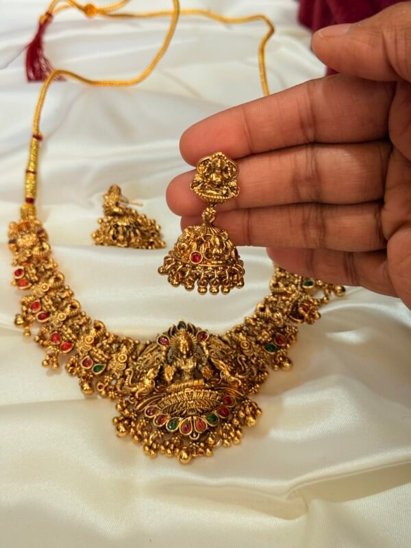 Antique bridal choker necklace with jhumka