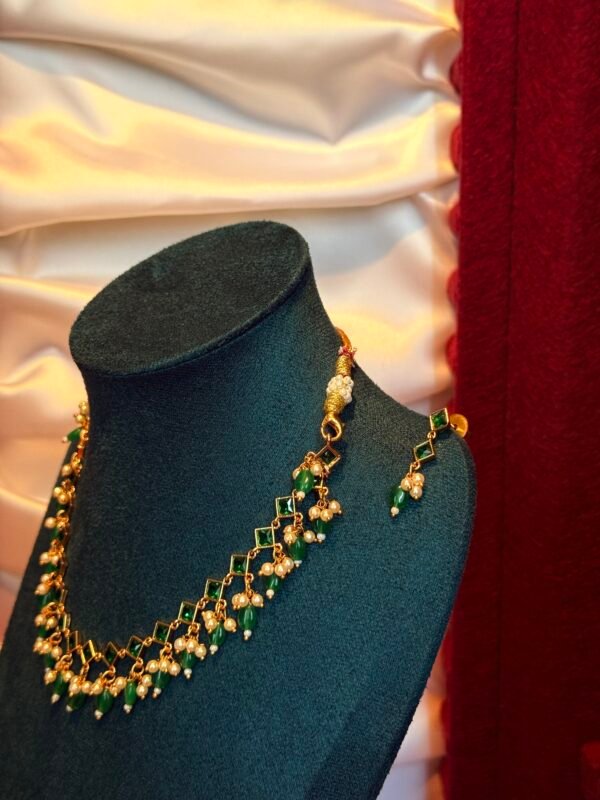 Classy emerald stone necklace with pearl hanging