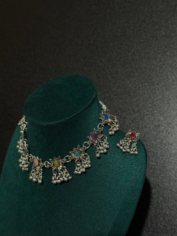 Silver lotus choker necklace with earings