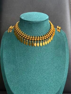 Golden elakkathali choker necklace