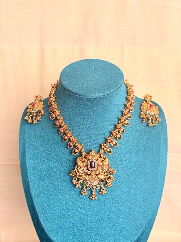 Non idol beautiful haaram necklace set